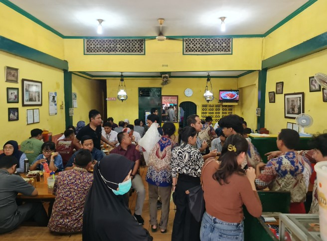 Top 12+ Warung Soto di Jakarta Selatan Paling Enak & Legendaris!