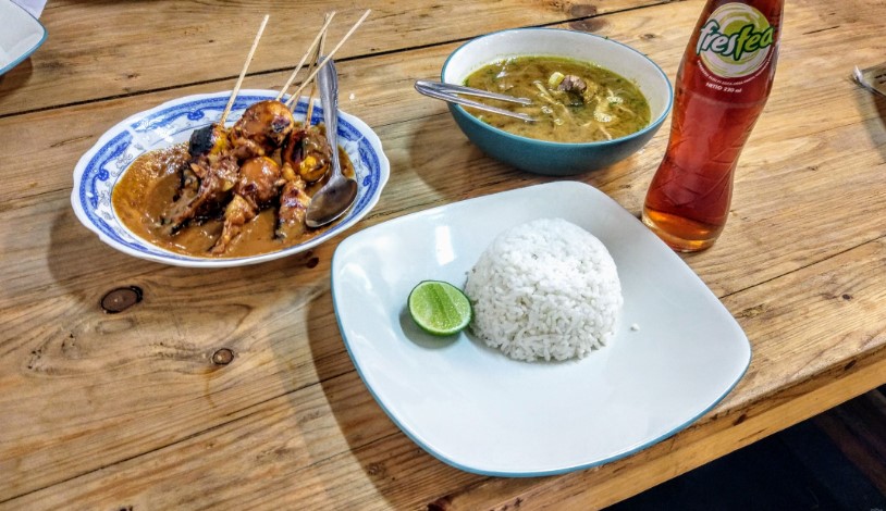 resto soto di jakarta selatan, restoran soto di jakarta selatan, soto di jakarta selatan, tempat makan soto di jakarta selatan, toko soto di jakarta selatan, warung soto di jakarta selatan, top 12+ warung soto di jakarta selatan paling enak & legendaris!