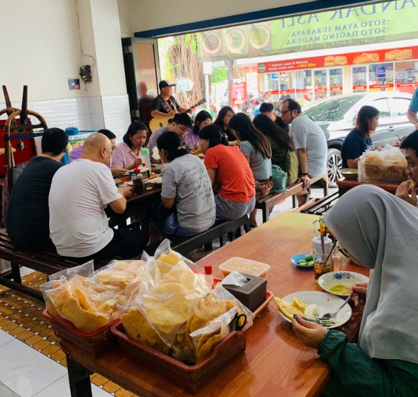 resto soto di jakarta selatan, restoran soto di jakarta selatan, soto di jakarta selatan, tempat makan soto di jakarta selatan, toko soto di jakarta selatan, warung soto di jakarta selatan, top 12+ warung soto di jakarta selatan paling enak & legendaris!