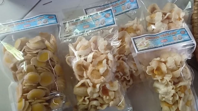 buah tangan khas brebes, kerupuk khas brebes, khas brebes, makanan khas brebes, oleh-oleh khas brebes, telur asin khas brebes, top 13+ makanan & oleh-oleh khas brebes paling terkenal incaran wisatawan