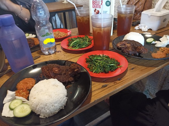 bebek di bandung, bebek enak di bandung, outlet bebek di bandung, resto bebek di bandung, rumah makan bebek di bandung, tempat makan bebek di bandung, tempat makan bebek enak di bandung, tempat makan bebek terbaik di bandung, warung bebek di bandung, top 13+ tempat makan bebek di bandung paling enak & legendaris!