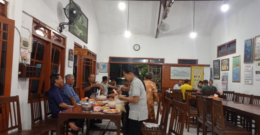 Top 13+ Tempat Makan Enak di Rembang Paling Populer, Bikin Nagih!