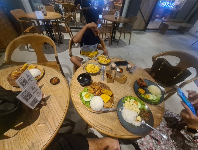 cafe di rembang, resto di rembang, restoran, tempat kuliner di rembang, tempat makan di rembang, tempat makan enak di rembang, top 13+ tempat makan enak di rembang paling populer, bikin nagih!