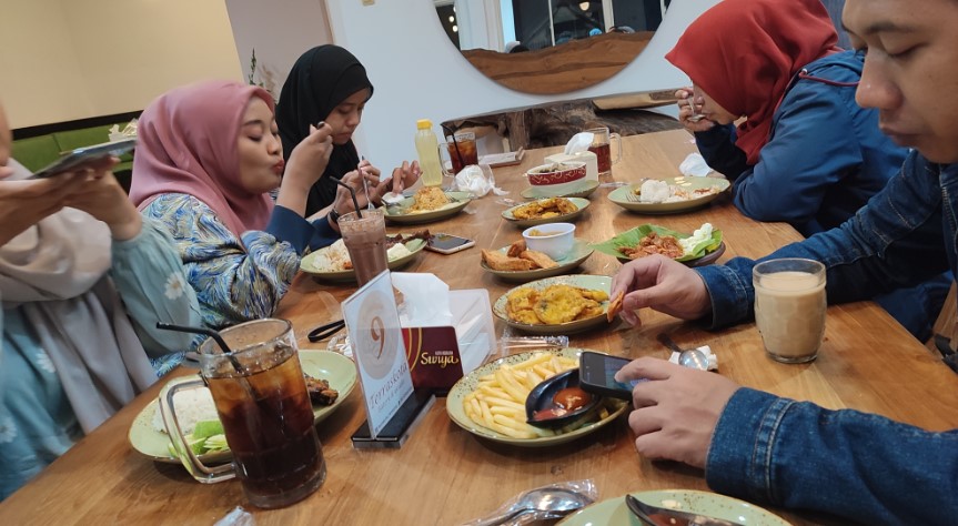 cafe di rembang, resto di rembang, restoran, tempat kuliner di rembang, tempat makan di rembang, tempat makan enak di rembang, top 13+ tempat makan enak di rembang paling populer, bikin nagih!