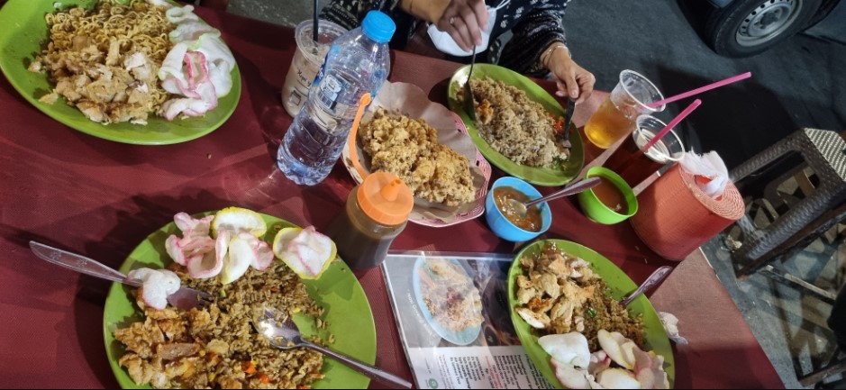 bakmi di sawah besar, kuliner di sawah besar, resto di sawah besar, restoran di sawah besar, rumah makan di sawah besar, rumah makan padang di sawah besar, soto di sawah besar, tempat makan di sawah besar, tempat makan enak di sawah besar, top 13+ tempat makan enak di sawah besar, kuliner spesial legendaris!