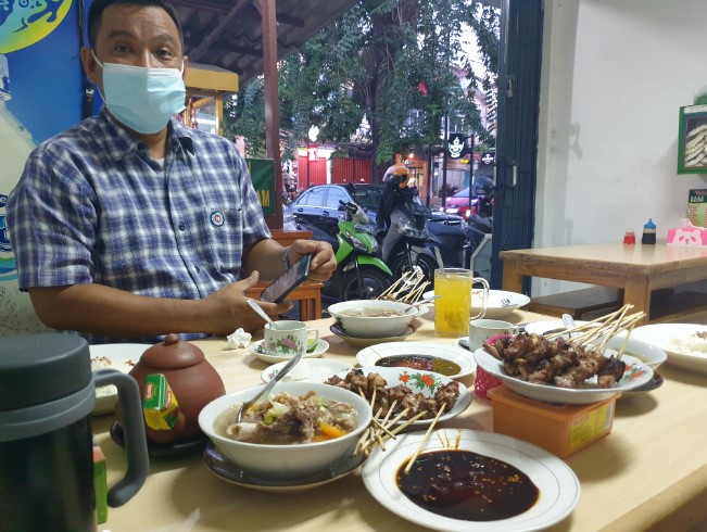 resto sate kambing di jakarta timur, restoran sate kambing di jakarta timur, rumah makan sate kambing di jakarta timur, sate kambing di jakarta timur, sate kambing enak di jakarta timur, tempat makan sate kambing di jakarta timur, warung sate kambing di jakarta timur, top 13+ tempat makan sate kambing di jakarta timur paling enak & legendaris!