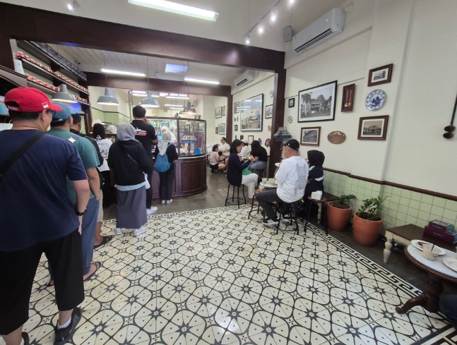 cafe dessert di bandung, dessert di bandung, dessert enak di bandung, dessert terkenal di bandung, resto dessert di bandung, tempat dessert di bandung, tempat makan dessert di bandung, top 13+ tempat menikmati dessert di bandung paling enak & terkenal!