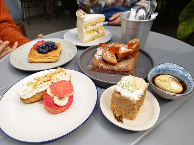 cafe dessert di bandung, dessert di bandung, dessert enak di bandung, dessert terkenal di bandung, resto dessert di bandung, tempat dessert di bandung, tempat makan dessert di bandung, top 13+ tempat menikmati dessert di bandung paling enak & terkenal!