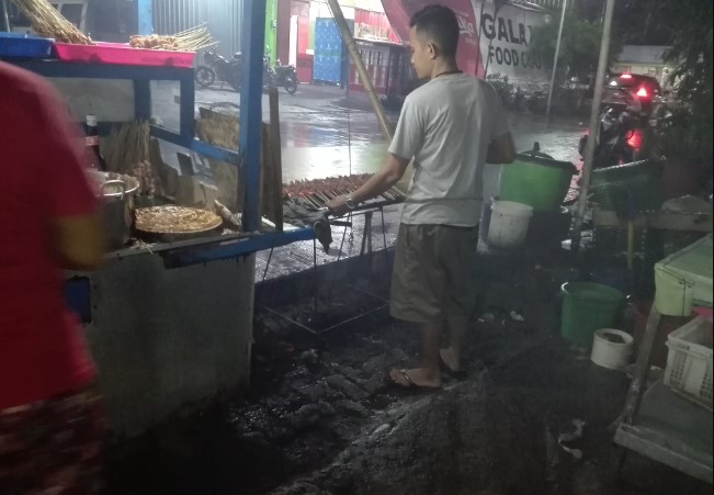 makan sate ayam di semarang, sate ayam di semarang, sate ayam enak di semarang, tempat makan sate ayam di semarang, warung sate ayam di semarang, top 13+ warung sate ayam enak di semarang paling terkenal & legend