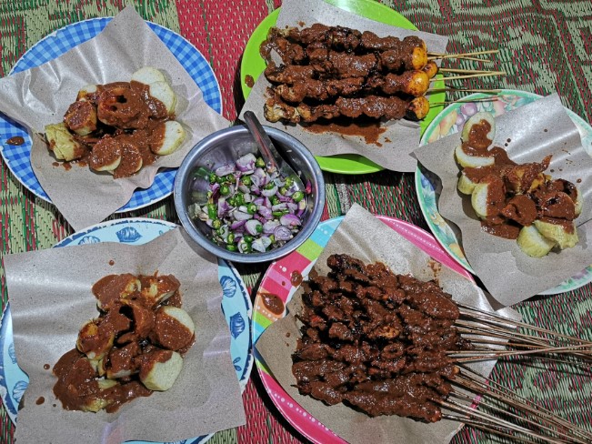 makan sate ayam di semarang, sate ayam di semarang, sate ayam enak di semarang, tempat makan sate ayam di semarang, warung sate ayam di semarang, top 13+ warung sate ayam enak di semarang paling terkenal & legend