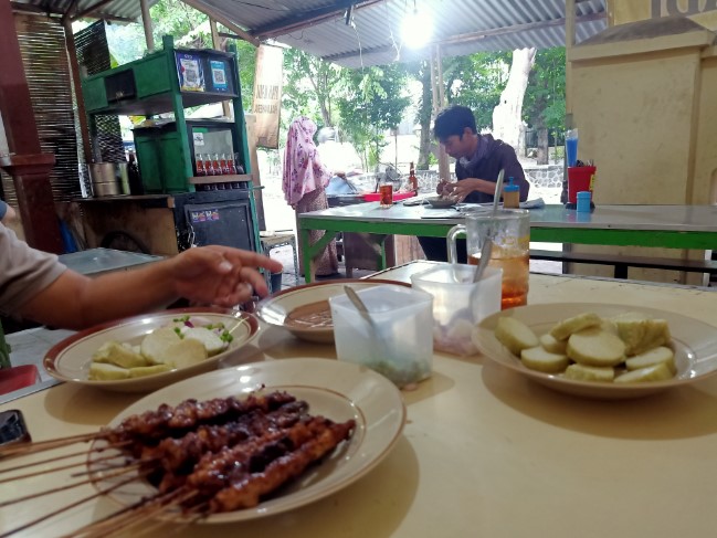 makan sate ayam di semarang, sate ayam di semarang, sate ayam enak di semarang, tempat makan sate ayam di semarang, warung sate ayam di semarang, top 13+ warung sate ayam enak di semarang paling terkenal & legend