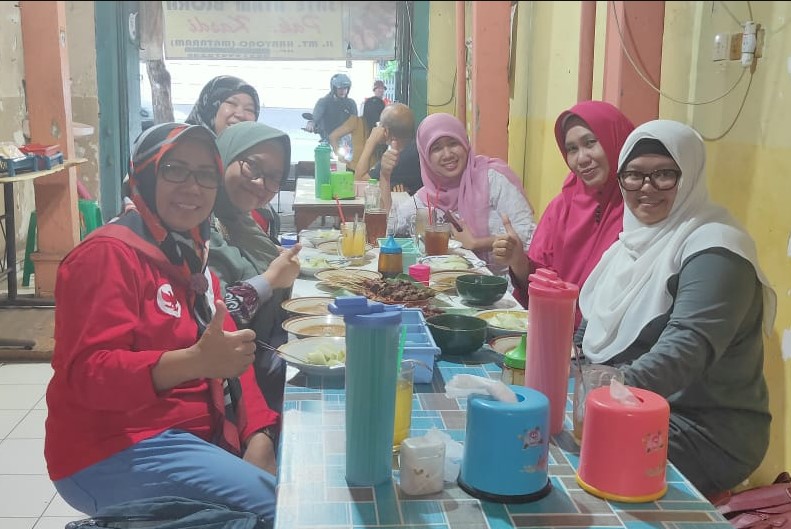 makan sate ayam di semarang, sate ayam di semarang, sate ayam enak di semarang, tempat makan sate ayam di semarang, warung sate ayam di semarang, top 13+ warung sate ayam enak di semarang paling terkenal & legend