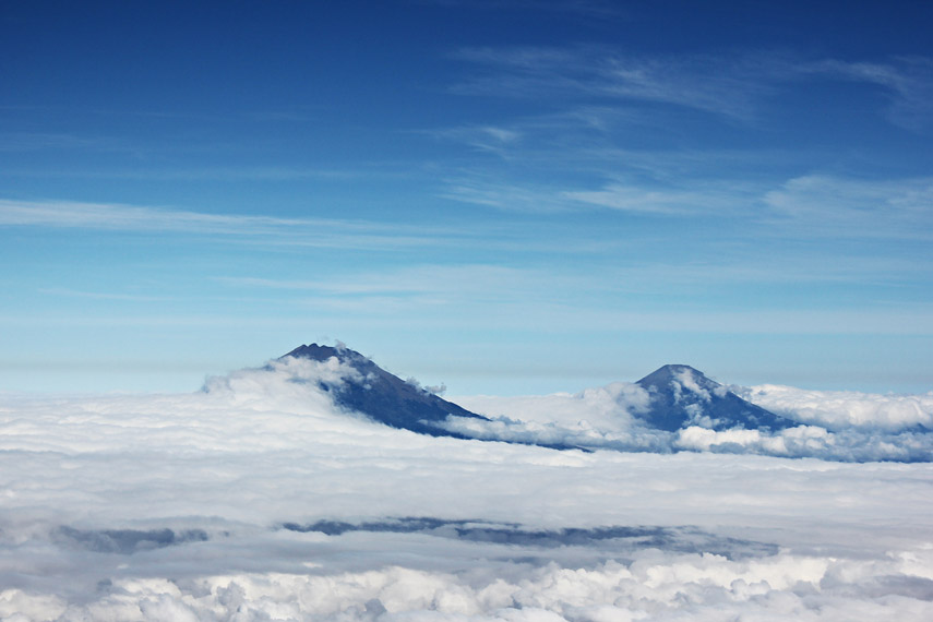 gunung di jawa tengah, gunung terindah di jawa tengah, gunung tertinggi di jawa tengah, top 14+ gunung di jawa tengah, lengkap dengan lokasi & ketinggian!