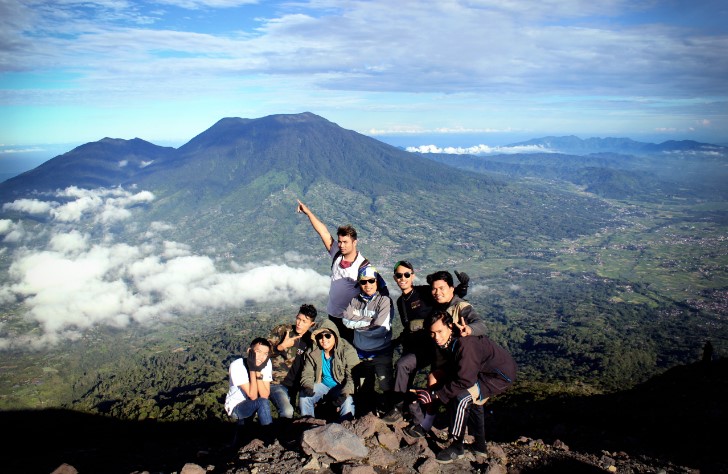 Top 14+ Gunung Tertinggi di Pulau Sumatera dengan Posisi Berurutan