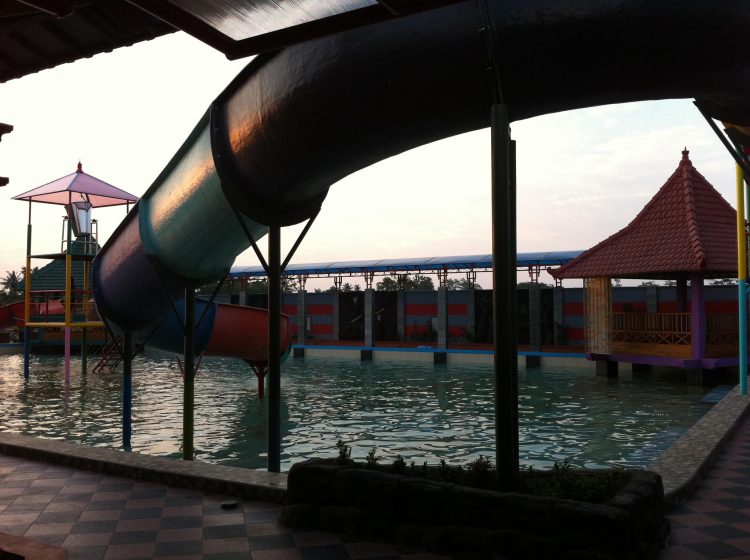 kolam renang di batang, tempat rekreasi di batang, tempat wisata di batang, wahana rekreasi di batang, waterboom di batang, waterpark di batang, wisata air di batang, top 14+ kolam renang di batang terbaik & terbesar, waterpark favorit!