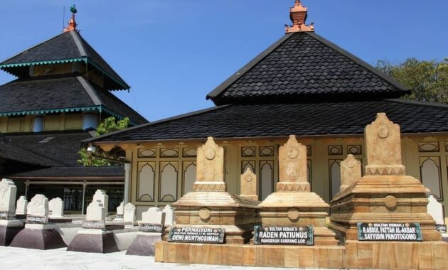 top 15+ daftar tempat wisata di demak jawa tengah dan sekitarnya yang terbaru atau lagi hits