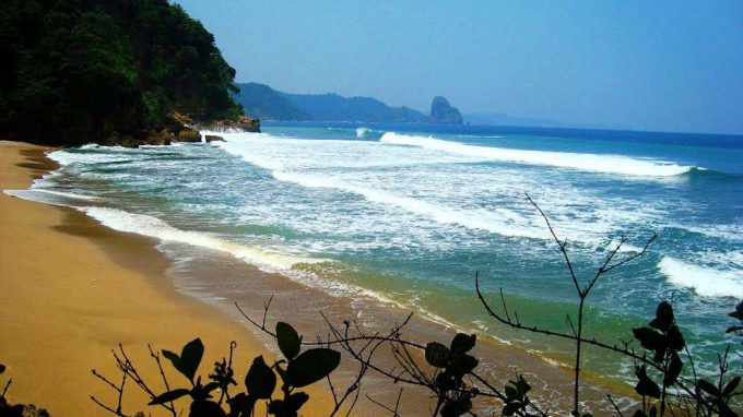 pantai cemara sewu, pantai di bantul, pantai di jogja, pantai hits di bantul, tempat wisata alam di bantul, wisata alam di bantul, wisata pantai di bantul, top 15+ pantai di bantul terbaik yang hits & instagramable buat liburan