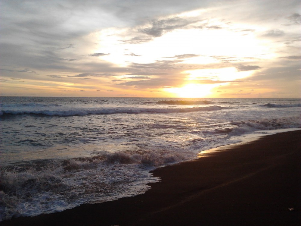 pantai cemara sewu, pantai di bantul, pantai di jogja, pantai hits di bantul, tempat wisata alam di bantul, wisata alam di bantul, wisata pantai di bantul, top 15+ pantai di bantul terbaik yang hits & instagramable buat liburan
