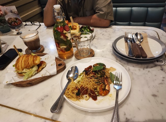 restoran asia di margo city, restoran di margo city, restoran enak di margo city, restoran jepang di margo city, tempat makan di margo city, tempat makan enak di margo city, top 15+ restoran di margo city, tempat makan enak paling populer!