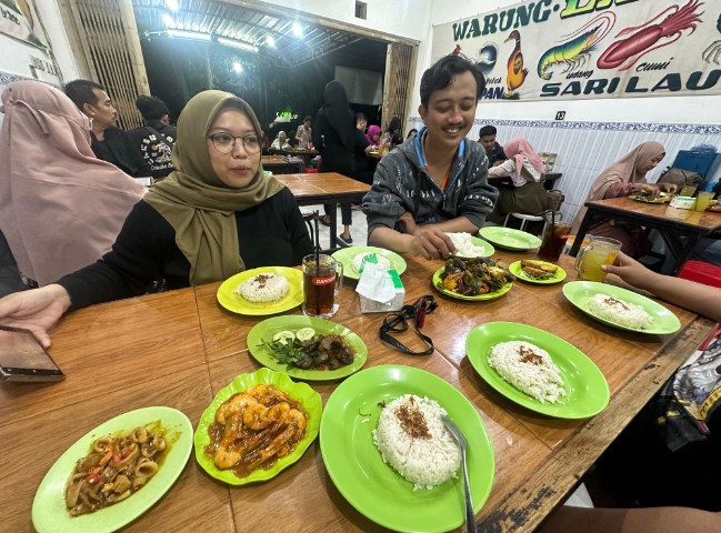 resto seafood di malang, restoran seafood di malang, rumah makan seafood di malang, tempat makan seafood di malang, top 15+ restoran seafood di malang legendaris & enak, tempat makan populer!