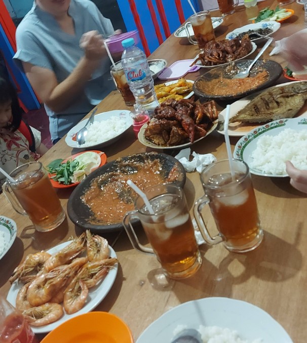resto seafood di malang, restoran seafood di malang, rumah makan seafood di malang, tempat makan seafood di malang, top 15+ restoran seafood di malang legendaris & enak, tempat makan populer!