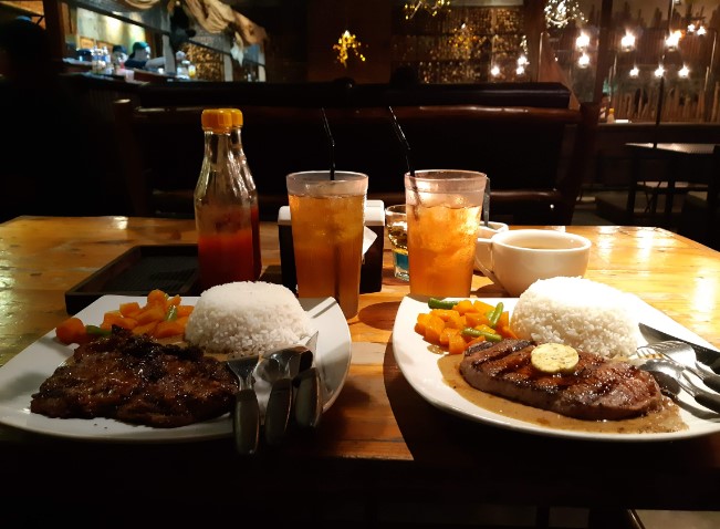 Top 15+ Tempat Makan Steak di Bandung Paling Enak & Premium!