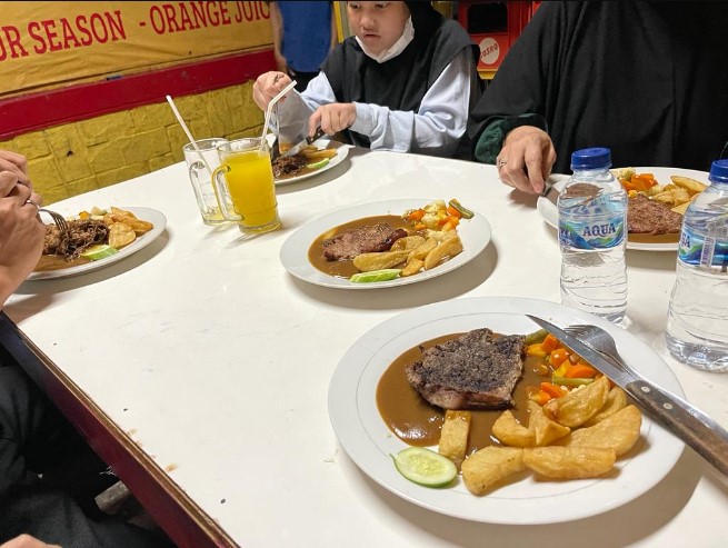 resto steak di bandung, restoran steak di bandung, steak di bandung, steak enak di bandung, steak house di bandung, tempat makan steak di bandung, top 15+ tempat makan steak di bandung paling enak & premium!