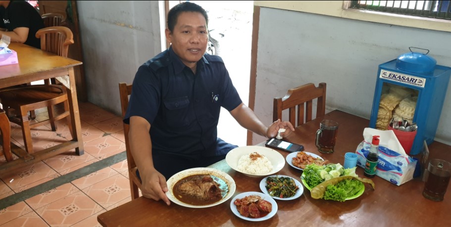 cafe di duren sawit, resto di duren sawit, restoran di duren sawit, rumah makan di duren sawit, tempat makan di duren sawit, tempat makan enak di duren sawit, top 17+ tempat makan enak di duren sawit yang menyajikan menu spesial