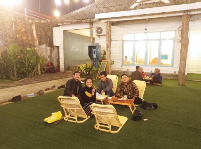 cafe di duren sawit, resto di duren sawit, restoran di duren sawit, rumah makan di duren sawit, tempat makan di duren sawit, tempat makan enak di duren sawit, top 17+ tempat makan enak di duren sawit yang menyajikan menu spesial