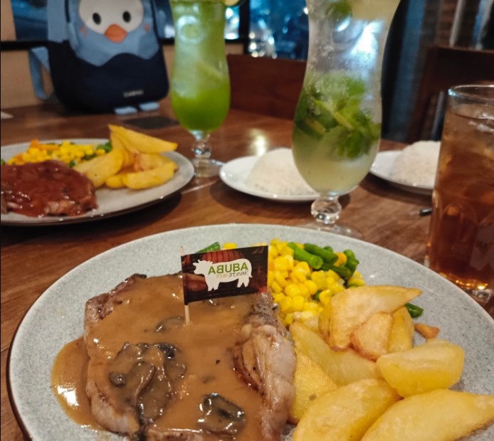 cafe di duren sawit, resto di duren sawit, restoran di duren sawit, rumah makan di duren sawit, tempat makan di duren sawit, tempat makan enak di duren sawit, top 17+ tempat makan enak di duren sawit yang menyajikan menu spesial