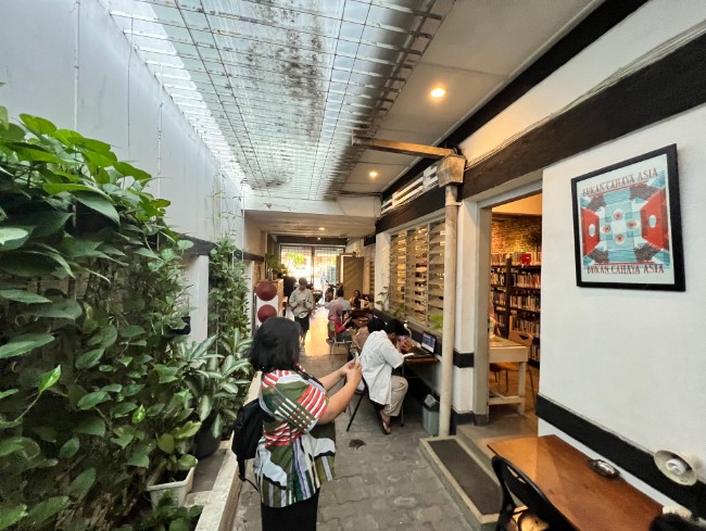 coworking space di surabaya, coworking space nyaman di surabaya, coworking space terbaik di surabaya, top 18+ coworking space di surabaya paling nyaman buat kerja & nugas!