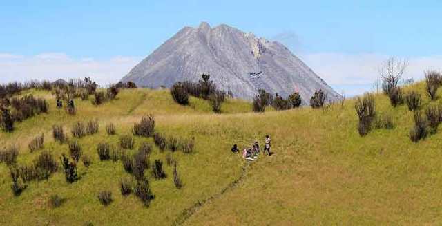 Top 18+ Gunung Terindah & Terbaik di Jawa Tengah, Pendaki Wajib Taklukkan!