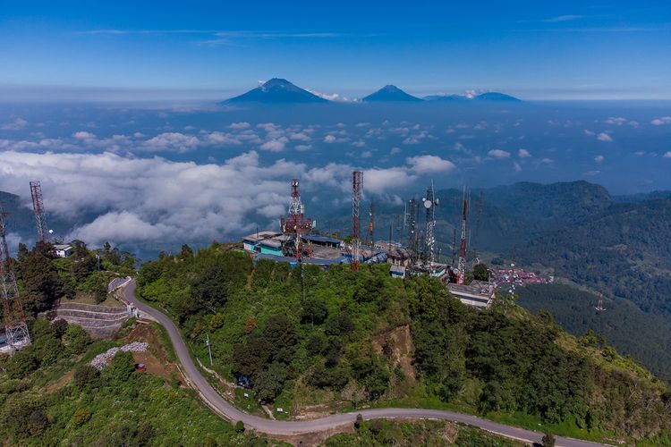 gunung di jawa tengah, gunung pemula mendaki di jawa tengah, gunung terindah di jawa tengah, top 18+ gunung terindah & terbaik di jawa tengah, pendaki wajib taklukkan!