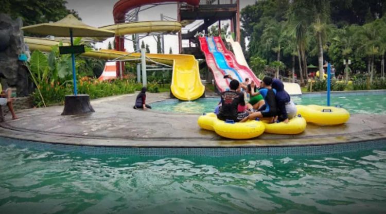 kolam renang alami di subang, kolam renang di subang, tempat bermain air di subang, tempat liburan di subang, tempat rekreasi di subang, tempat wisata di subang, waterboom di subang, waterpark di subang, wisata di subang, top 18+ kolam renang di subang terbaik & terluas, fasilitas lengkap!