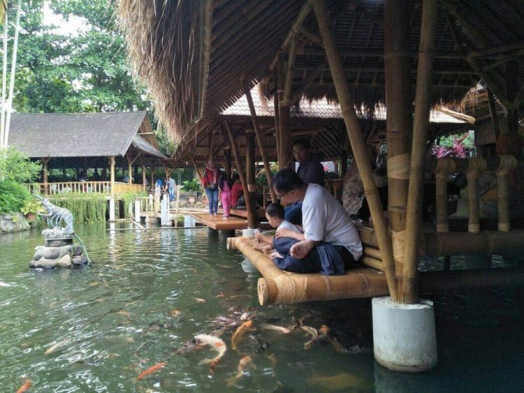 top 28+ tempat makan di depok enak, cafe & resto legendaris terbaik