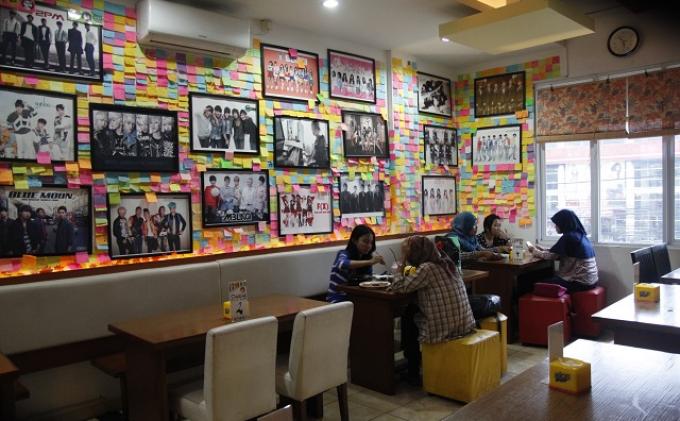 cafe di depok, depok, kuliner di depok, kuliner enak di depok, resto depok, restoran di depok, tempat hangout di depok, tempat kongkow di depok, tempat kuliner di depok, tempat makan di depok, tempat makan enak depok, tempat nongkrong di depok, tempat wisata kuliner di depok, top 18+ restoran di depok paling enak & terkenal, wisata kuliner hits