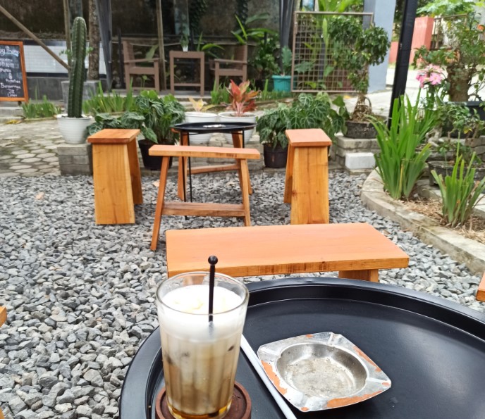 cafe 24 jam di purwokerto, cafe di purwokerto, cafe hits di purwokerto, resto di purwokerto, tempat hangout di purwokerto, tempat kongkow di purwokerto, tempat nongkrong 24 jam di purwokerto, tempat nongkrong di purwokerto, tempat nongkrong kekinian di purwokerto, top 19+ tempat nongkrong di purwokerto yang cozy, cafe hits kekinian