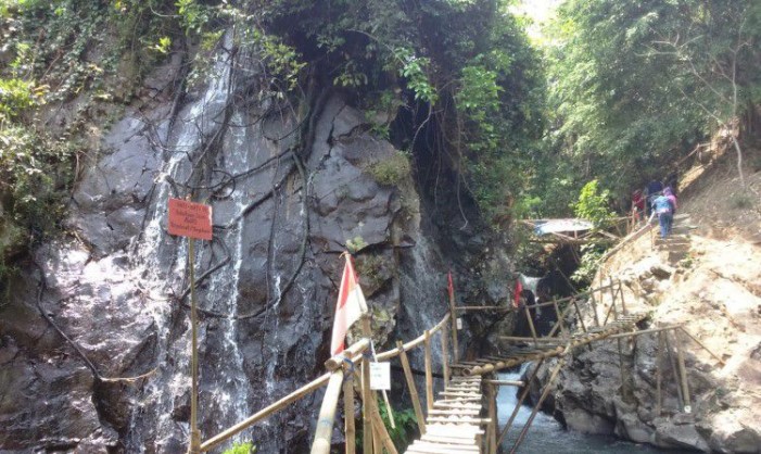 air terjun di majalengka, curug di majalengka, curug terbaik di majalengka, curug terindah di majalengka, objek wisata alam di majalengka, wisata air terjun di majalengka, wisata alam di majalengka, wisata curug di majalengka, top 20+ curug di majalengka terbaik & terhits dikunjungi, air terjun indah