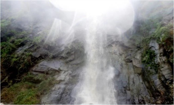 air terjun di majalengka, curug di majalengka, curug terbaik di majalengka, curug terindah di majalengka, objek wisata alam di majalengka, wisata air terjun di majalengka, wisata alam di majalengka, wisata curug di majalengka, top 20+ curug di majalengka terbaik & terhits dikunjungi, air terjun indah