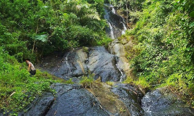 air terjun di majalengka, curug di majalengka, curug terbaik di majalengka, curug terindah di majalengka, objek wisata alam di majalengka, wisata air terjun di majalengka, wisata alam di majalengka, wisata curug di majalengka, top 20+ curug di majalengka terbaik & terhits dikunjungi, air terjun indah