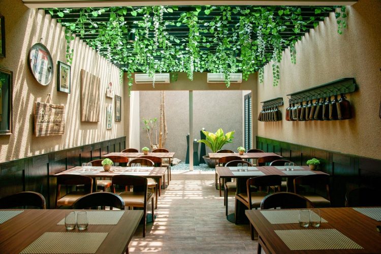 cafe fine dining di surabaya, fine dining di surabaya, fine dining surabaya, resto fine dining di surabaya, restoran fine dining di surabaya, tempat fine dining di surabaya, top 21+ rekomendasi restoran fine dining di surabaya romantis & mewah