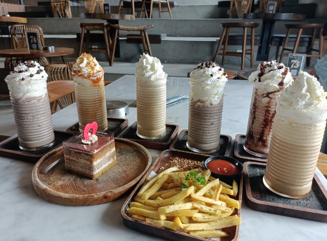 cafe 24 jam di depok, cafe di depok, cafe kekinian di depok, resto di depok, tempat hits di depok, tempat kongkow di depok, tempat nongkrong di depok, top 24+ cafe di depok paling hits, kongkow cozy, unik, instagramable!