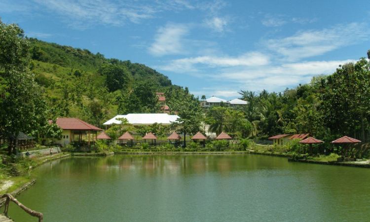 air terjun di mamuju, destinasi di mamuju, objek wisata di mamuju, pantai di mamuju, tempat wisata di mamuju, wisata alam di mamuju, wisata di mamuju, top 24+ tempat wisata di mamuju terbaik & hits yang wajib dikunjungi!