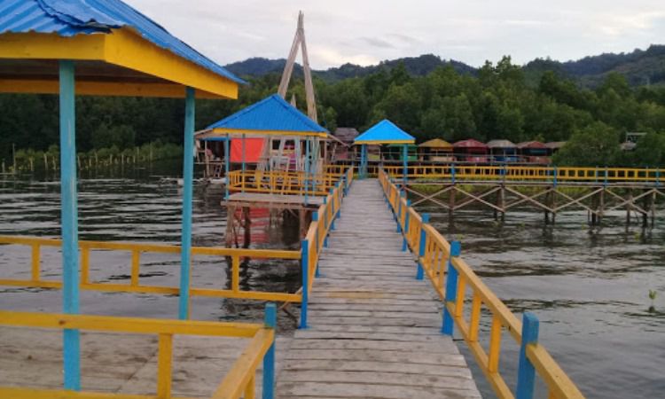 air terjun di mamuju, destinasi di mamuju, objek wisata di mamuju, pantai di mamuju, tempat wisata di mamuju, wisata alam di mamuju, wisata di mamuju, top 24+ tempat wisata di mamuju terbaik & hits yang wajib dikunjungi!