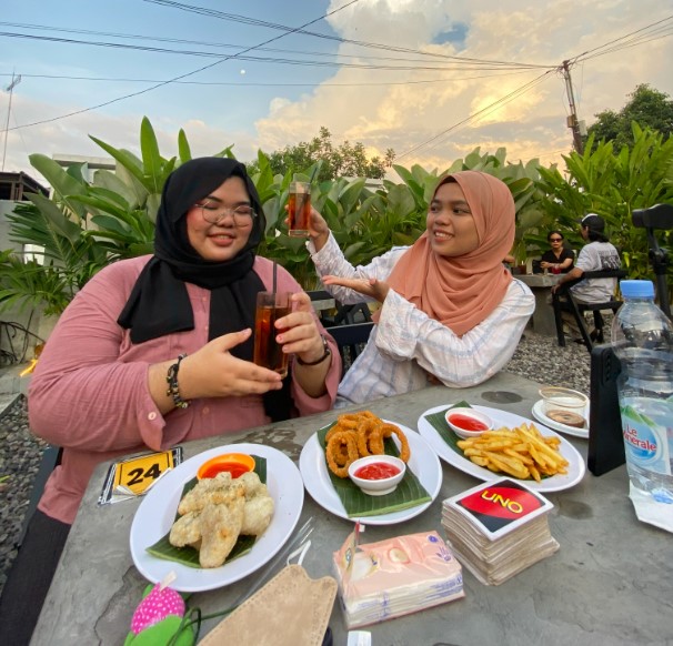 cafe di sragen, coffee shop di sragen, kedai kopi di sragen, resto di sragen, tempat hits di sragen, tempat kongkow di sragen, tempat makan di sragen, tempat ngopi di sragen, tempat nongkrong di sragen, tempat nongkrong di sragen hits, warung kopi di sragen, top 25+ tempat nongkrong di sragen paling hits, cafe & coffee shop cozy!