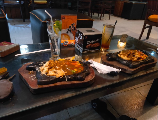 cafe di sragen, coffee shop di sragen, kedai kopi di sragen, resto di sragen, tempat hits di sragen, tempat kongkow di sragen, tempat makan di sragen, tempat ngopi di sragen, tempat nongkrong di sragen, tempat nongkrong di sragen hits, warung kopi di sragen, top 25+ tempat nongkrong di sragen paling hits, cafe & coffee shop cozy!