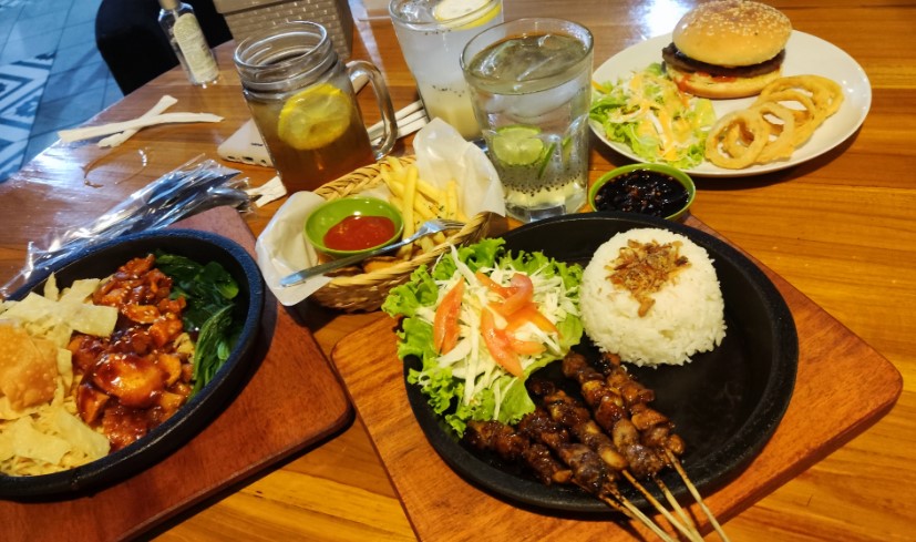 cafe di sragen, coffee shop di sragen, kedai kopi di sragen, resto di sragen, tempat hits di sragen, tempat kongkow di sragen, tempat makan di sragen, tempat ngopi di sragen, tempat nongkrong di sragen, tempat nongkrong di sragen hits, warung kopi di sragen, top 25+ tempat nongkrong di sragen paling hits, cafe & coffee shop cozy!