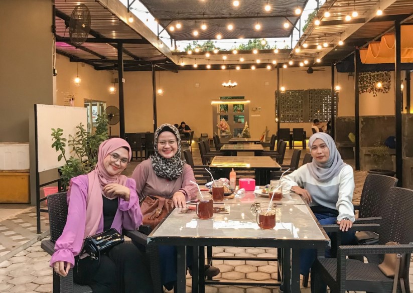 cafe di sragen, coffee shop di sragen, kedai kopi di sragen, resto di sragen, tempat hits di sragen, tempat kongkow di sragen, tempat makan di sragen, tempat ngopi di sragen, tempat nongkrong di sragen, tempat nongkrong di sragen hits, warung kopi di sragen, top 25+ tempat nongkrong di sragen paling hits, cafe & coffee shop cozy!