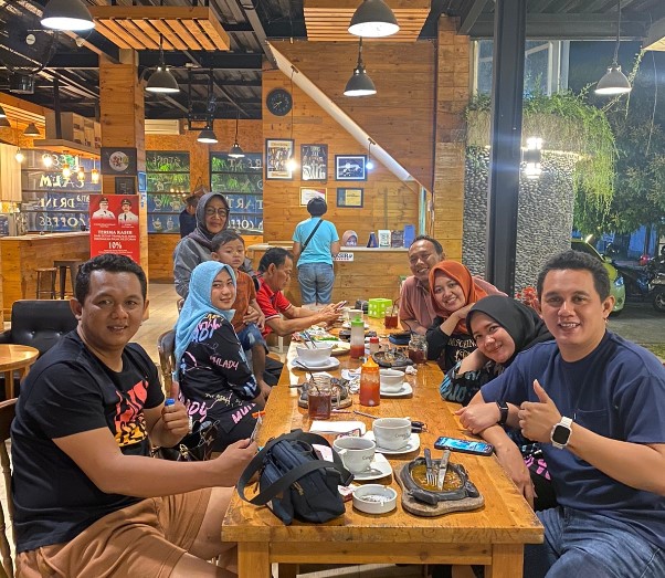 cafe di sragen, coffee shop di sragen, kedai kopi di sragen, resto di sragen, tempat hits di sragen, tempat kongkow di sragen, tempat makan di sragen, tempat ngopi di sragen, tempat nongkrong di sragen, tempat nongkrong di sragen hits, warung kopi di sragen, top 25+ tempat nongkrong di sragen paling hits, cafe & coffee shop cozy!