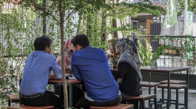 cafe di sragen, coffee shop di sragen, kedai kopi di sragen, resto di sragen, tempat hits di sragen, tempat kongkow di sragen, tempat makan di sragen, tempat ngopi di sragen, tempat nongkrong di sragen, tempat nongkrong di sragen hits, warung kopi di sragen, top 25+ tempat nongkrong di sragen paling hits, cafe & coffee shop cozy!